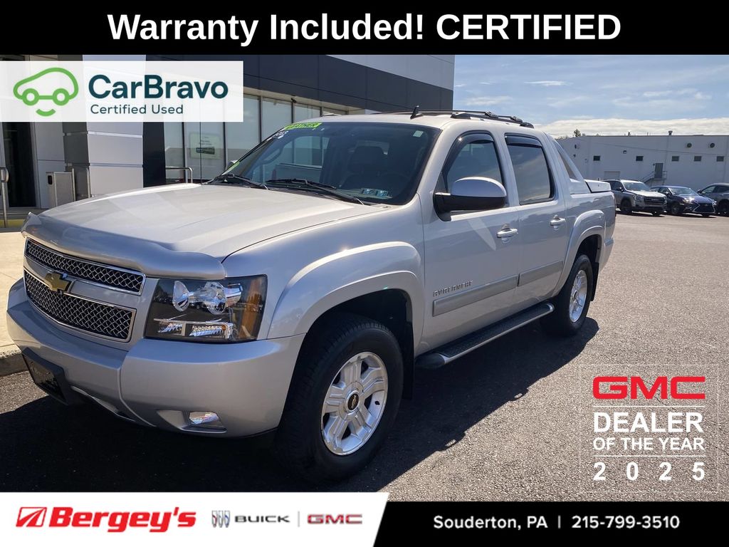 Silver Ice Metallic 2013 Chevrolet Avalanche Pickup Truck Four-Wheel Drive 6-Speed Automatic