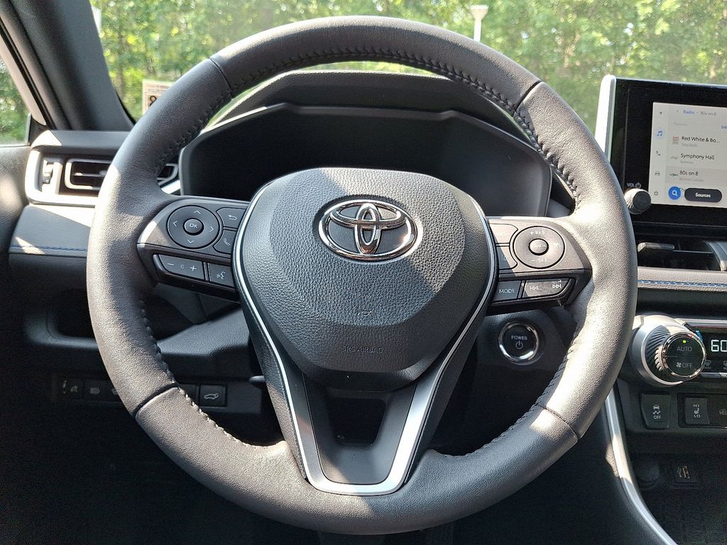 2023 Toyota RAV4 SE 19