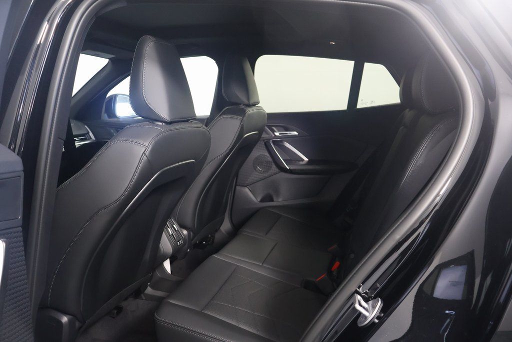 2025 BMW X2 xDrive28i 6