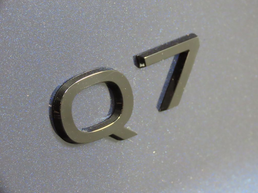 Thumbnail: 2026 Audi Q7 - 9