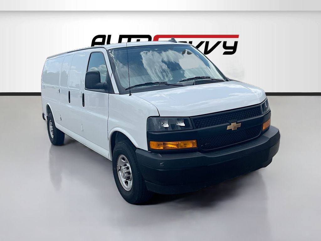 2025 Chevrolet Express 2500 Extended Work Van HD's photo