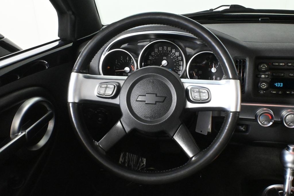 2004 Chevrolet SSR  26