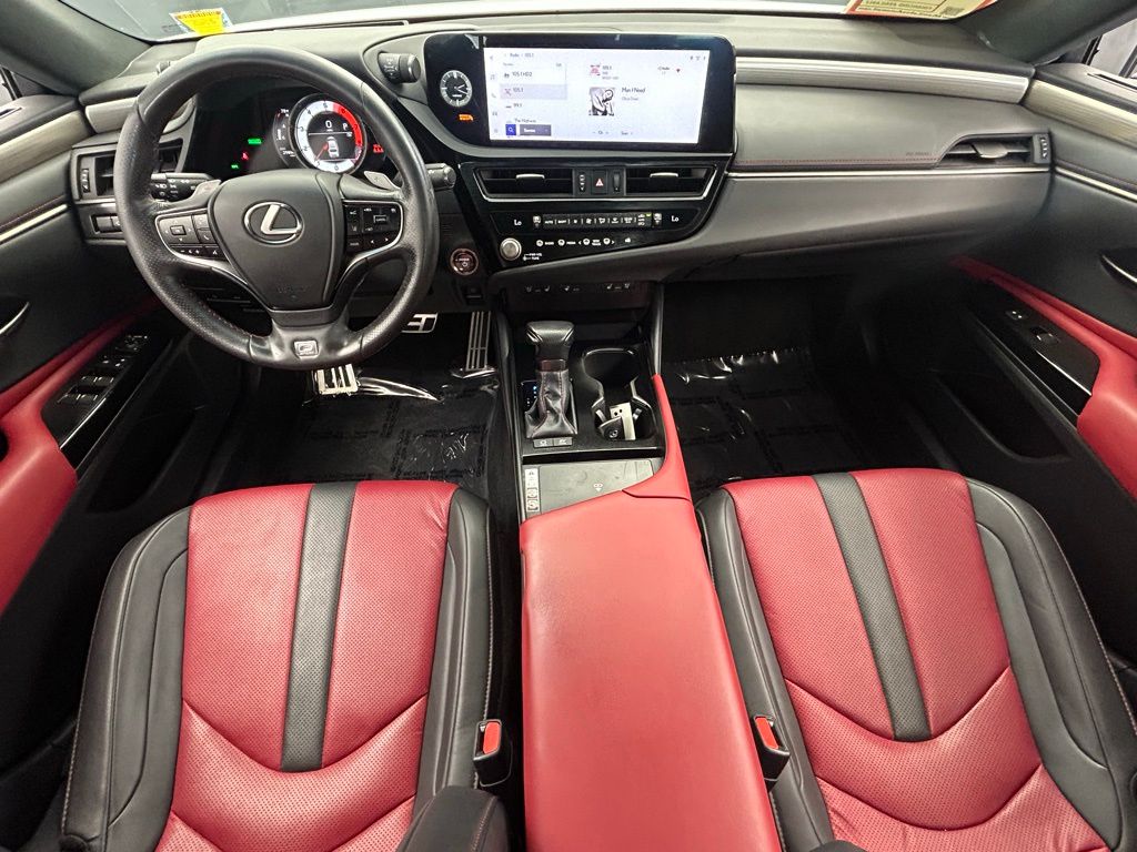 Used 2023 White Lexus 300h image 37