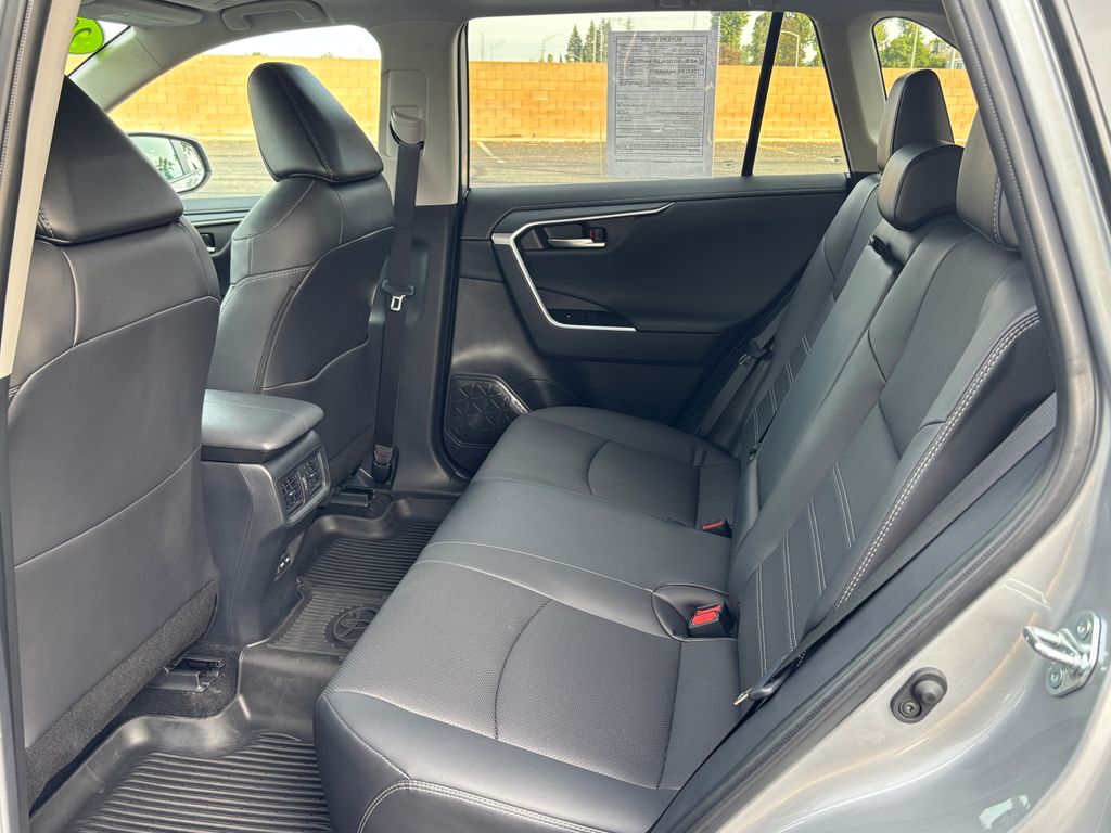 Thumbnail: 2025 Toyota RAV4 - 27