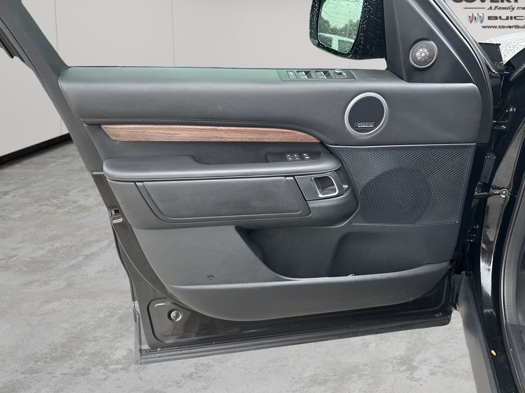 Used Car 2020 Land Rover Discovery  Hse Luxury For Sale Under $30,000 In Austin, Texas