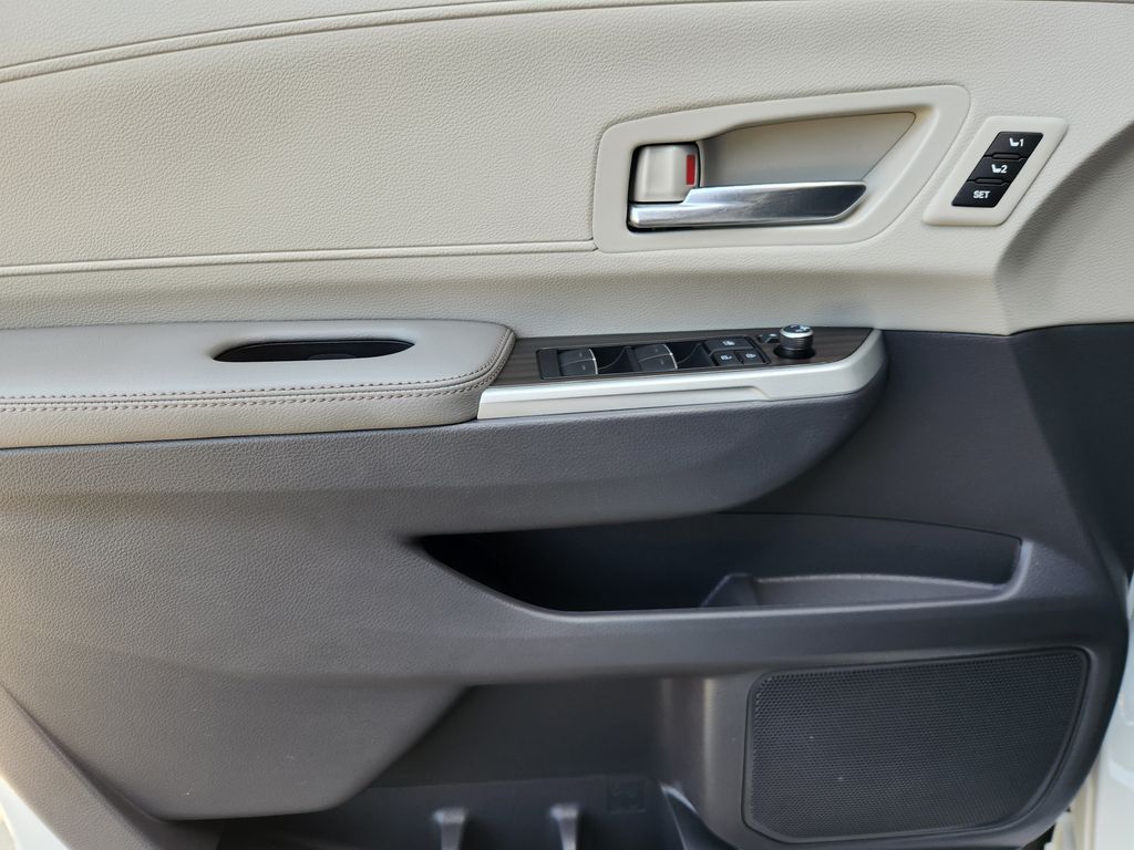 2022 Toyota Sienna Limited Beige at Community Toyota