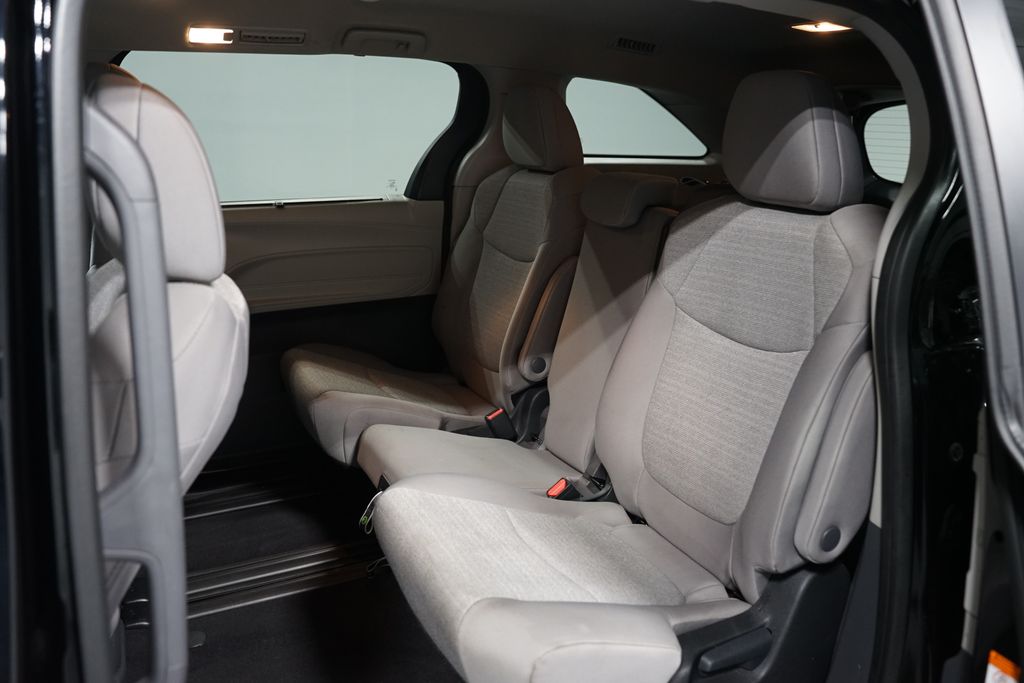 Thumbnail: 2024 Toyota Sienna - 28