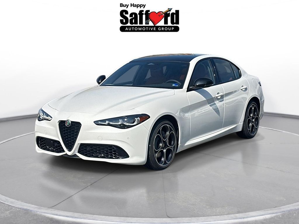 2026 Alfa Romeo Giulia Base