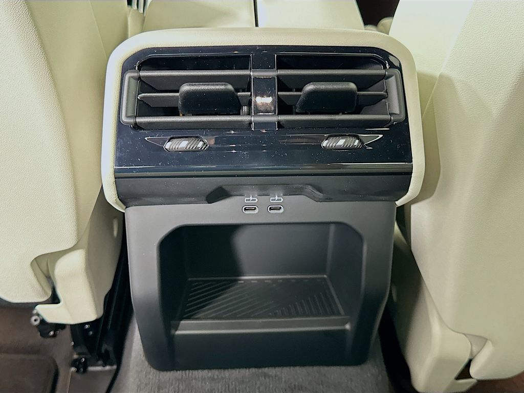 Thumbnail: 2026 BMW 5 Series - 18