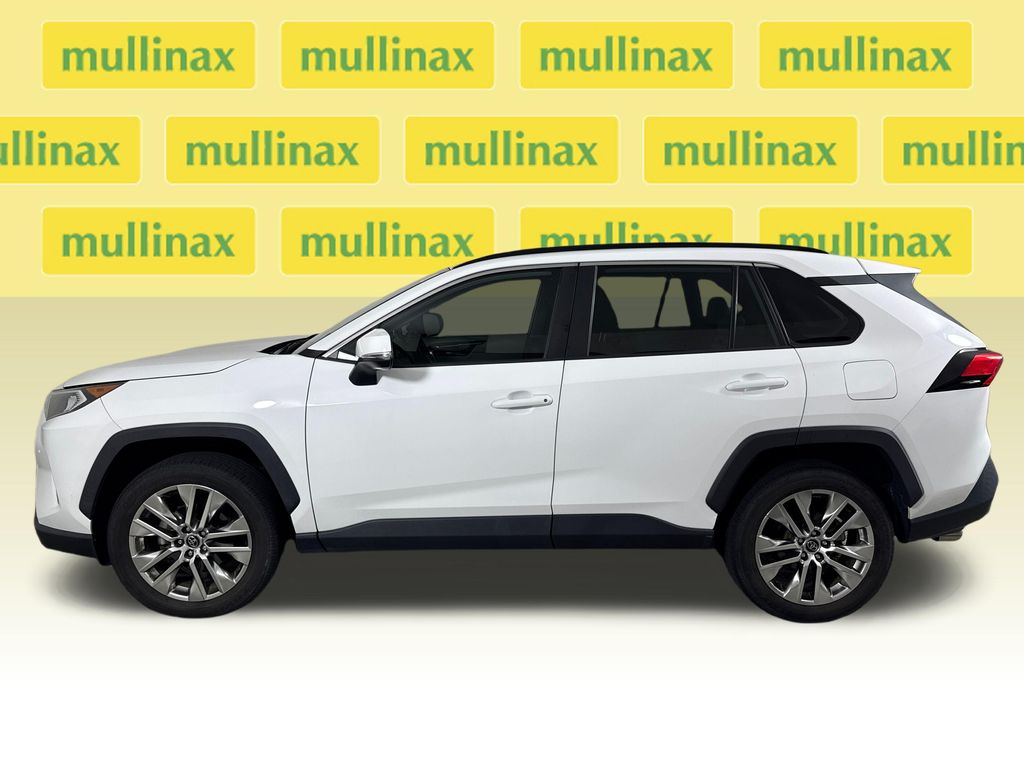 Certified Used 2020 White Toyota XLE Premium image 13