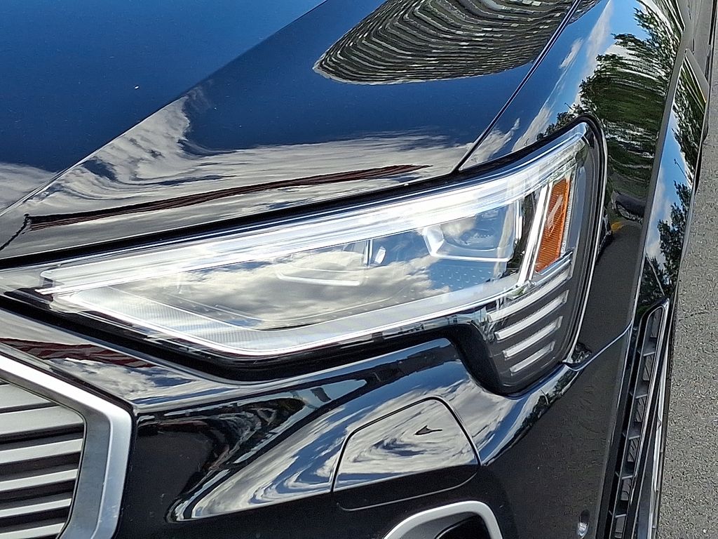 2022 Audi e-tron S Premium Plus 9