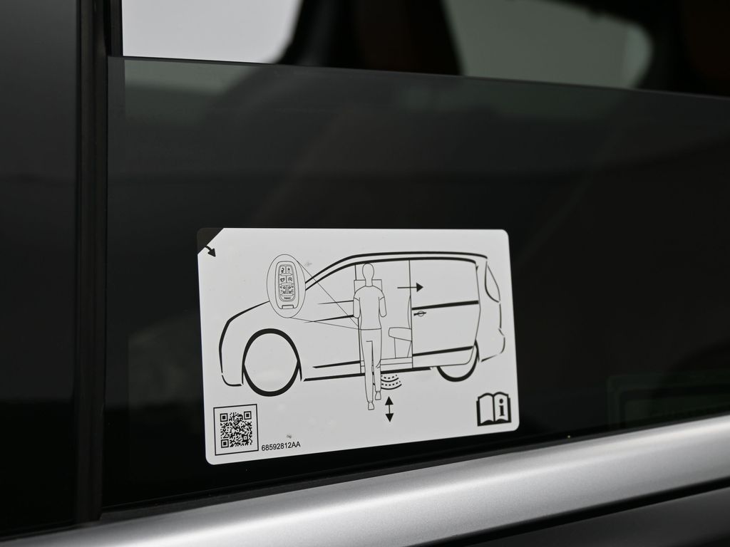 New 2026 Diamond Black Crystal Pearlcoat Chrysler Pinnacle image 29