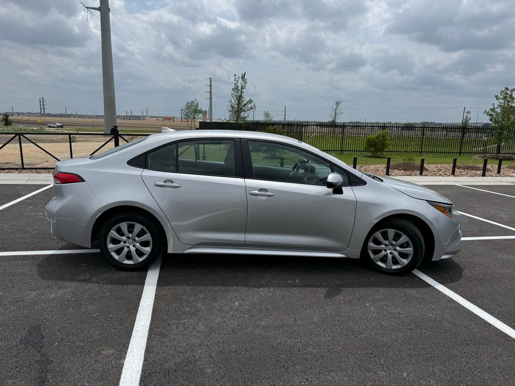 Thumbnail: 2025 Toyota Corolla - 4