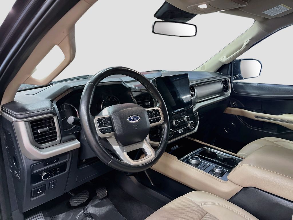 Used 2024 Gray Metallic Ford XLT image 9