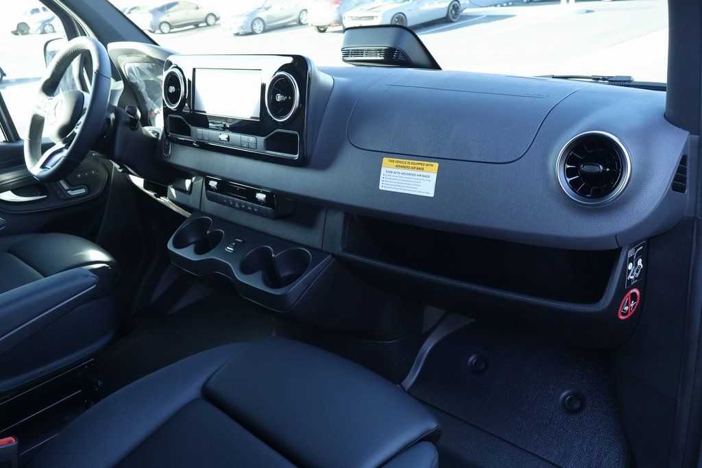 Thumbnail: 2026 Mercedes-Benz Sprinter - 5