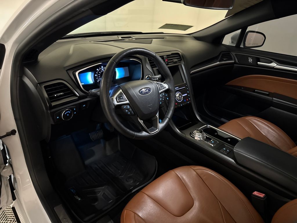 2019 Ford Fusion Hybrid Titanium photo 4