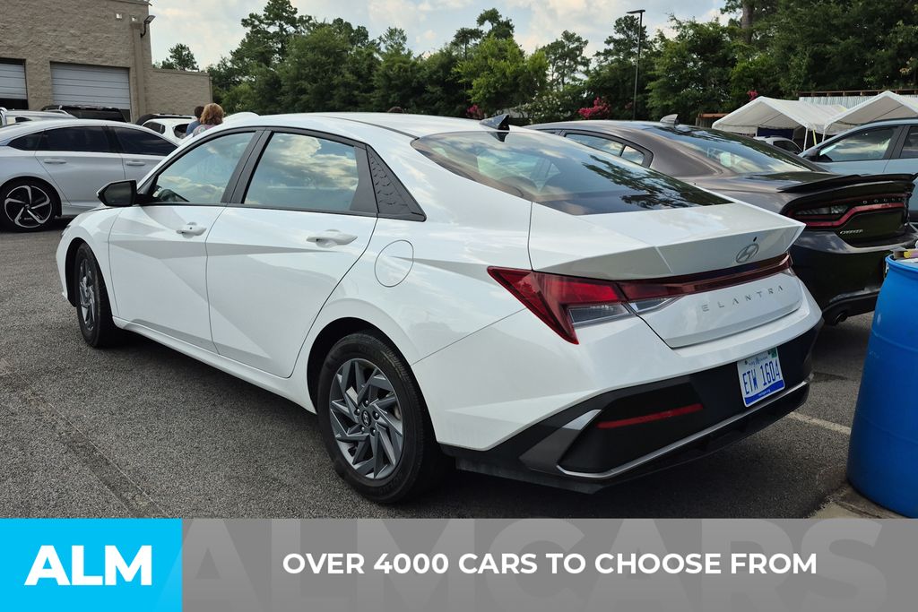 Used 2024 Hyundai Elantra SEL with VIN KMHLM4DG2RU647193 for sale in Florence, SC