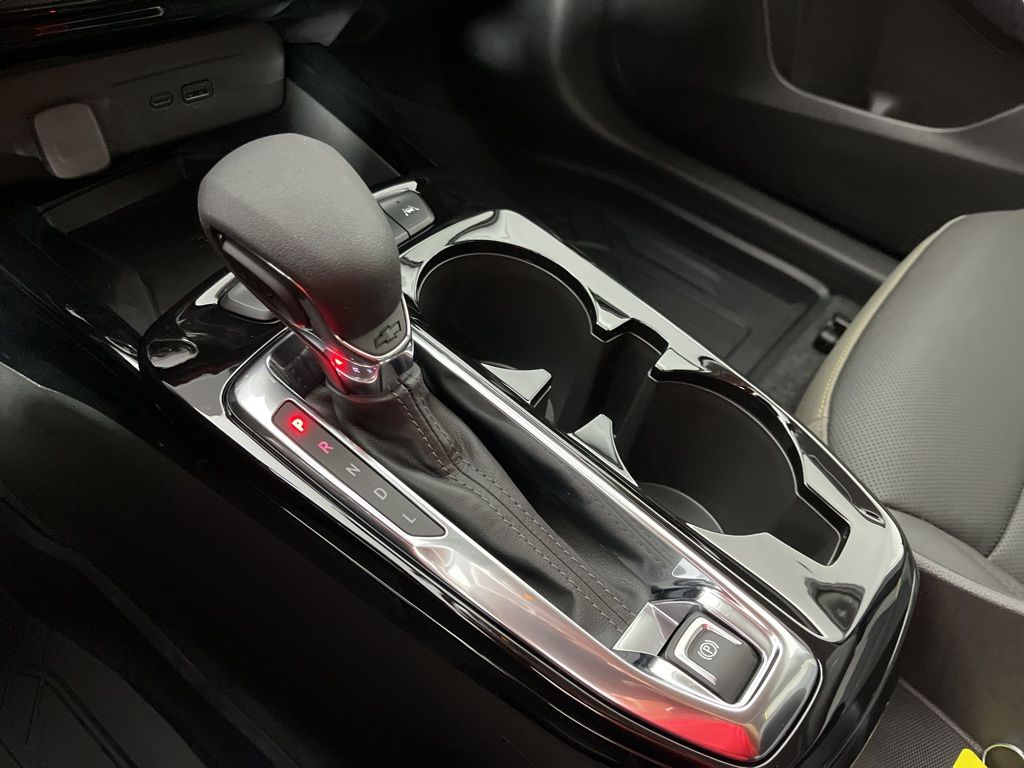 Thumbnail: 2026 Chevrolet Trax - 32