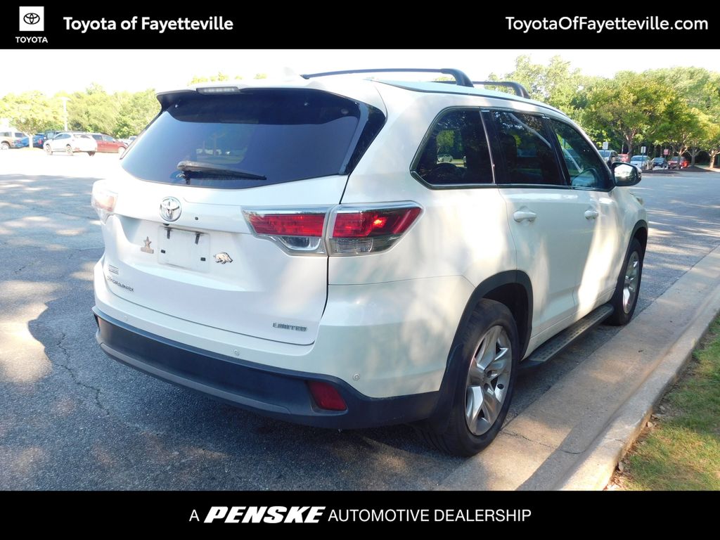 Thumbnail: 2015 Toyota Highlander - 11