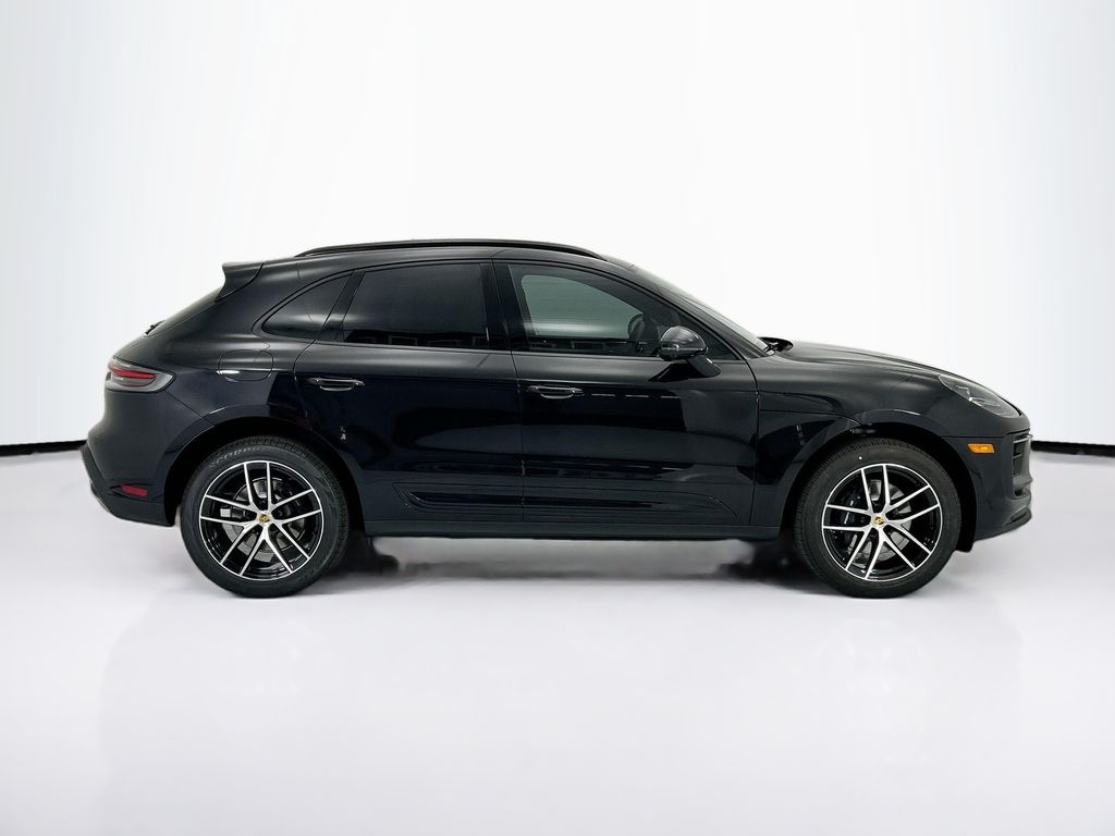 Thumbnail: 2026 Porsche Macan - 8