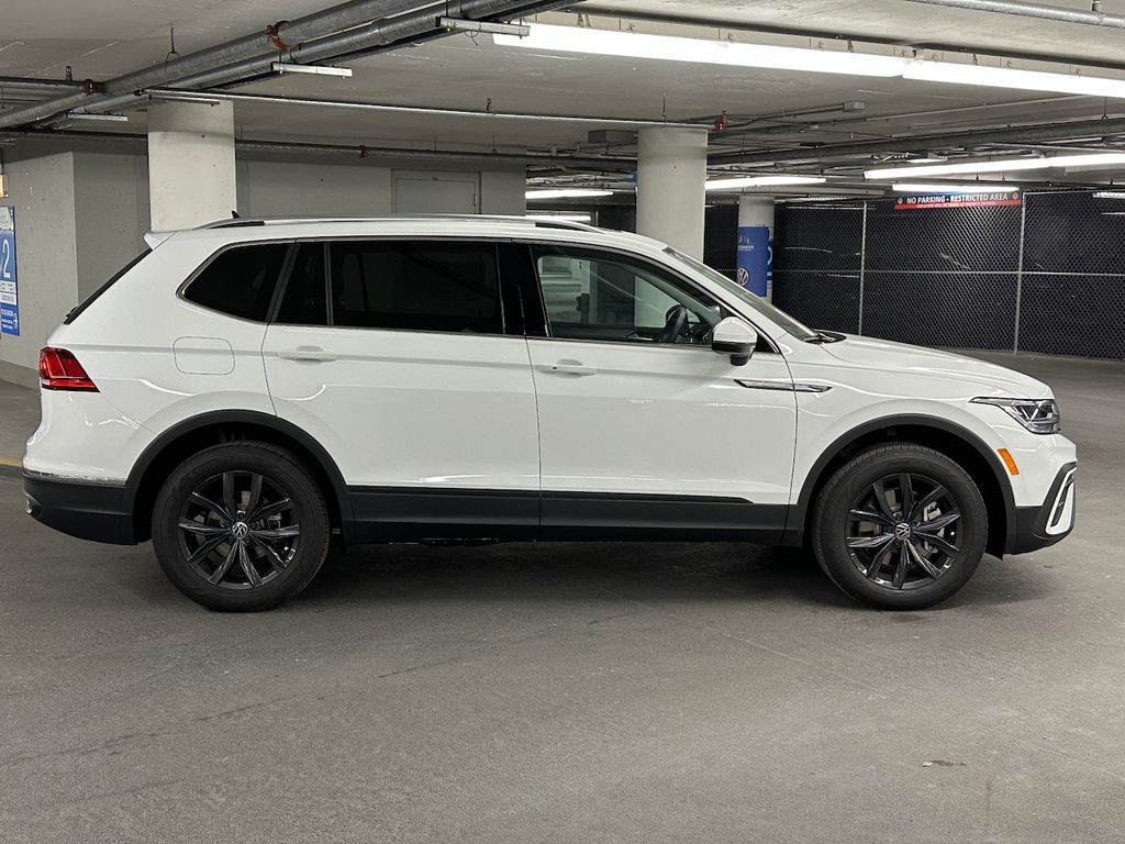 2024 Volkswagen Tiguan 2.0T SE 9