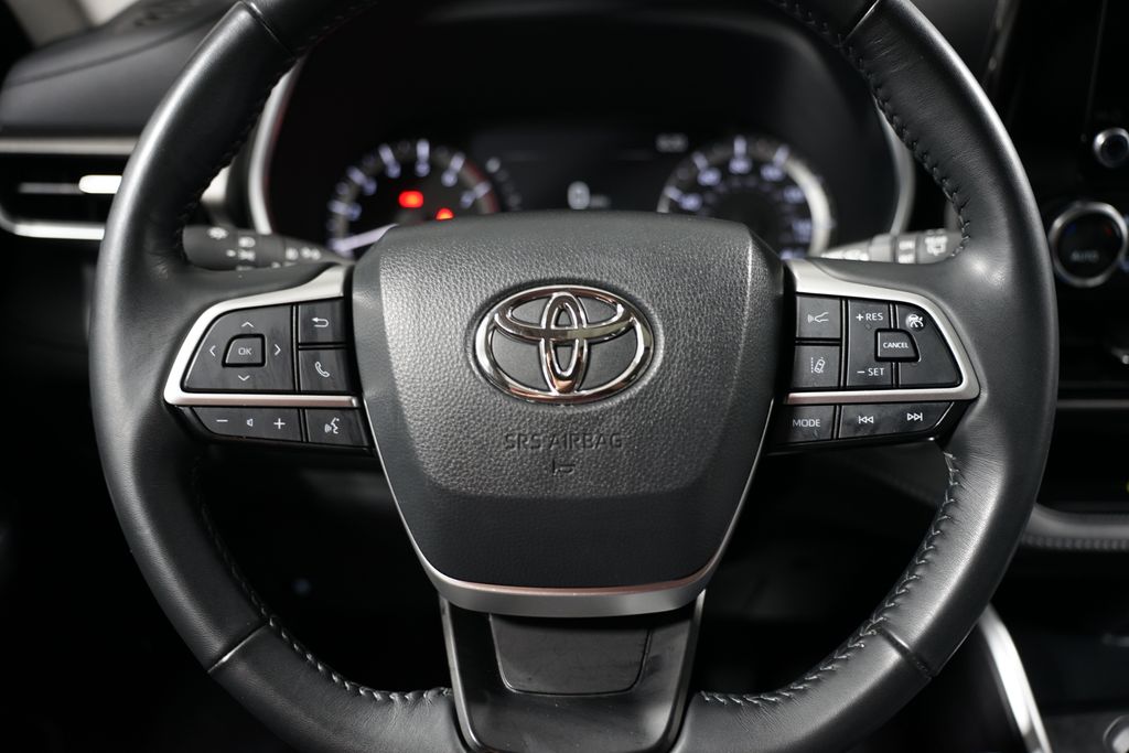 2023 Toyota Highlander XLE 12