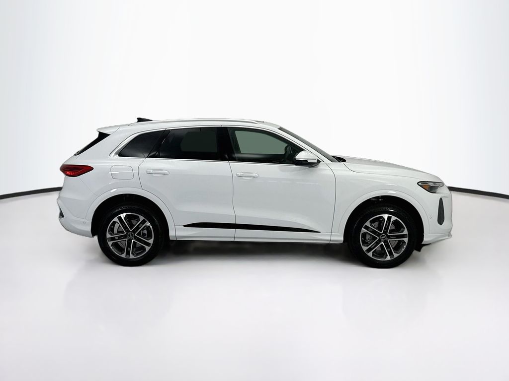 Thumbnail: 2026 Audi Q5 - 4