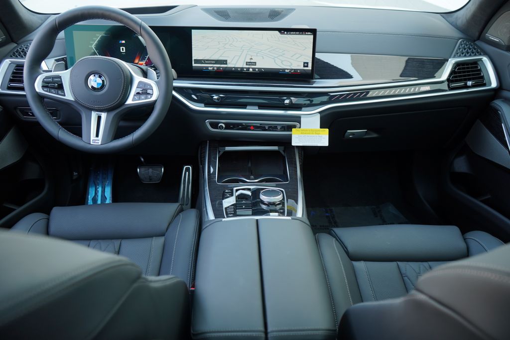 Thumbnail: 2026 BMW X7 - 14