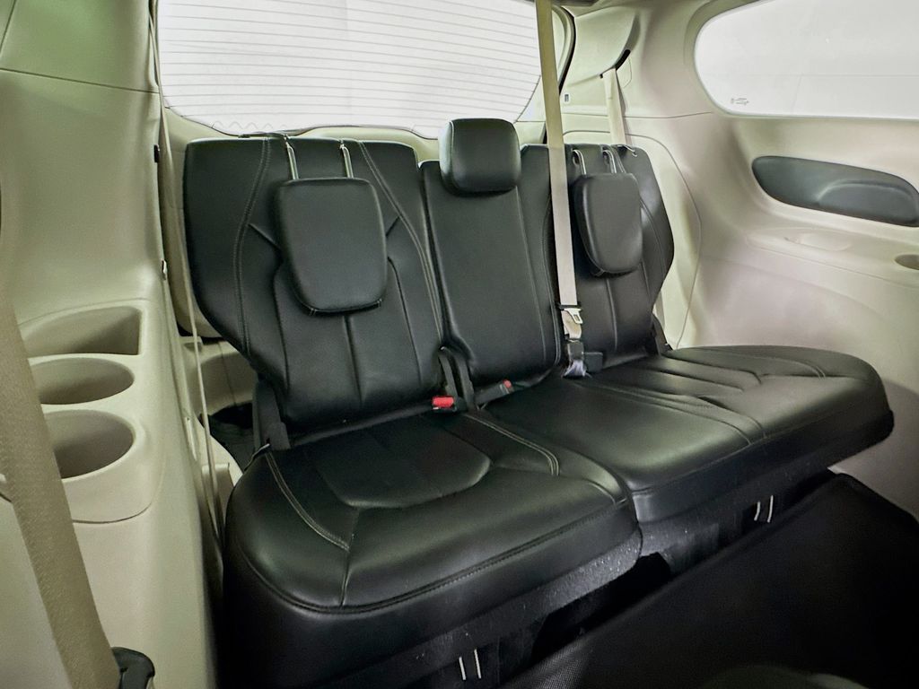 Used Car 2023 Chrysler Pacifica Hybrid  Touring L For Sale Under $20,000 In Austin, Texas