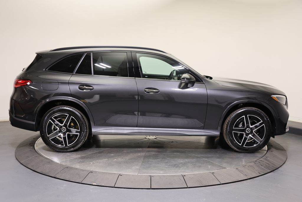 Thumbnail: 2027 Mercedes-Benz GLC - 8