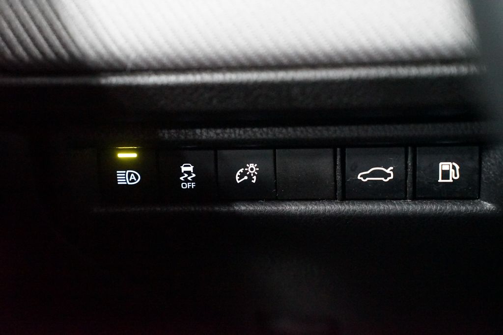 Thumbnail: 2025 Toyota Camry - 25