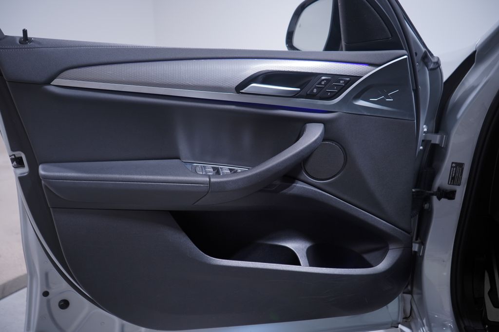 Thumbnail: 2021 BMW X3 - 16