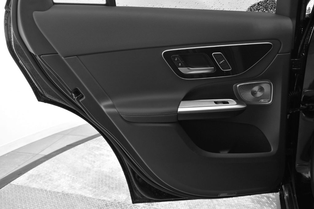 Thumbnail: 2026 Mercedes-Benz GLC - 21