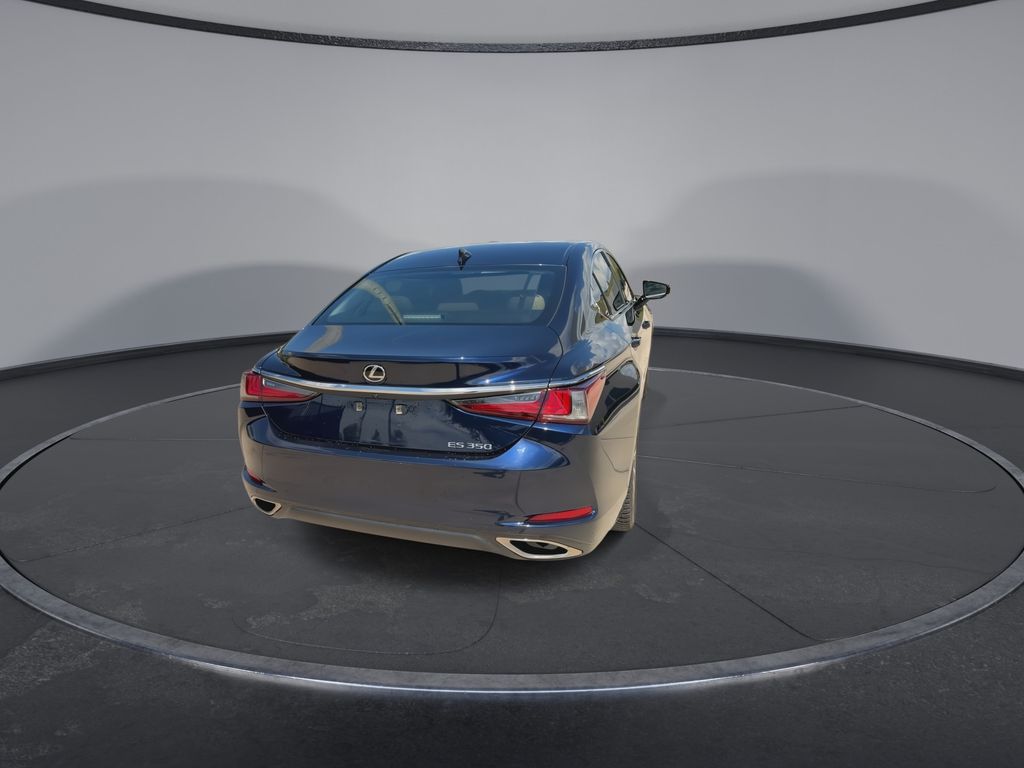 Thumbnail: 2020 Lexus ES - 8