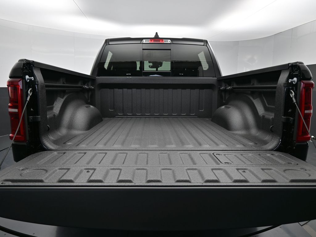 New 2026 Diamond Black Crystal Pearlcoat Ram Limited image 37