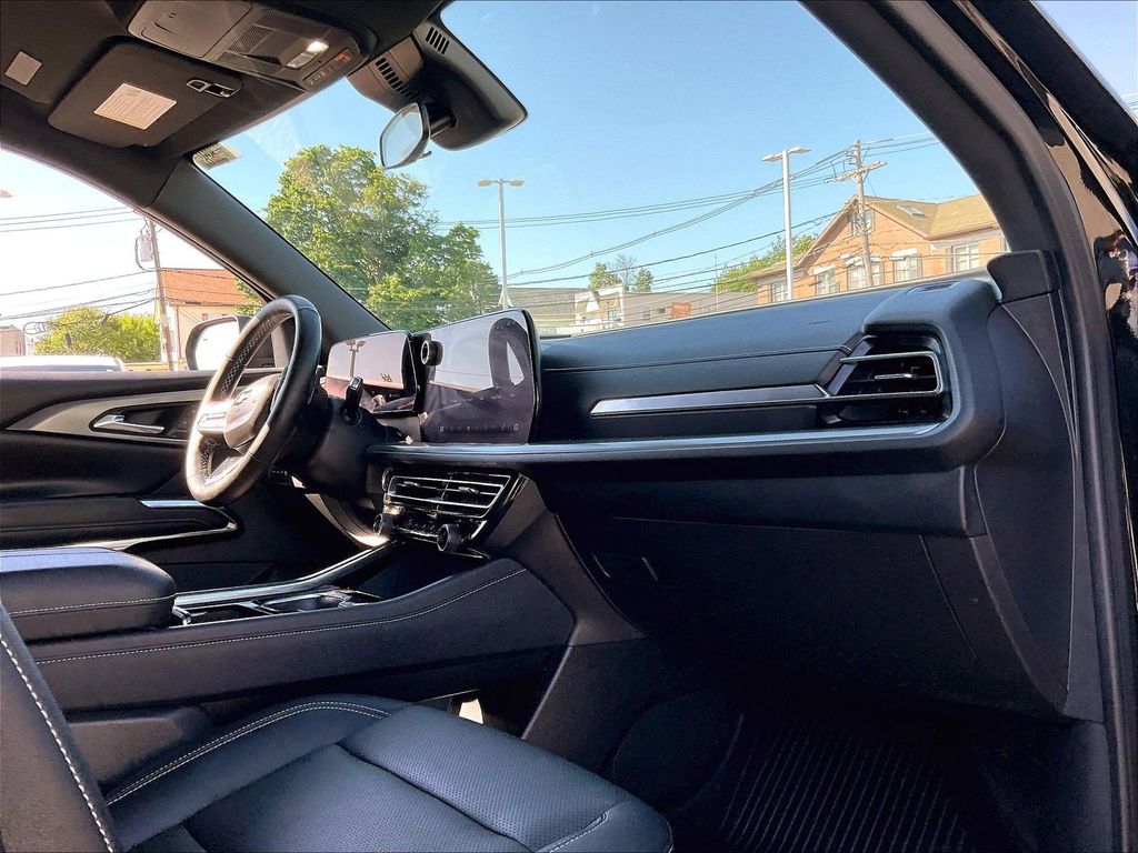 2024 Chevrolet Traverse — photo 14