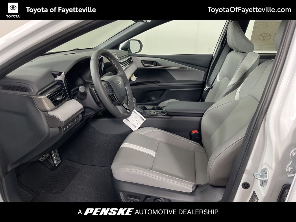 2025 Toyota Camry SE 21