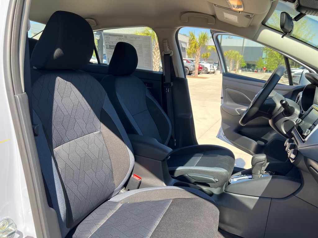 2025 Gray Sky Pearl Nissan Versa 1.6 SV FWD Sedan