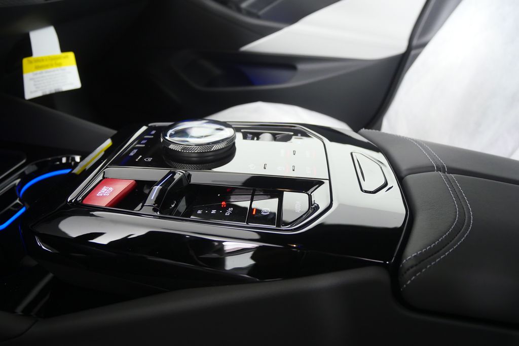 Thumbnail: 2026 BMW M5 - 24