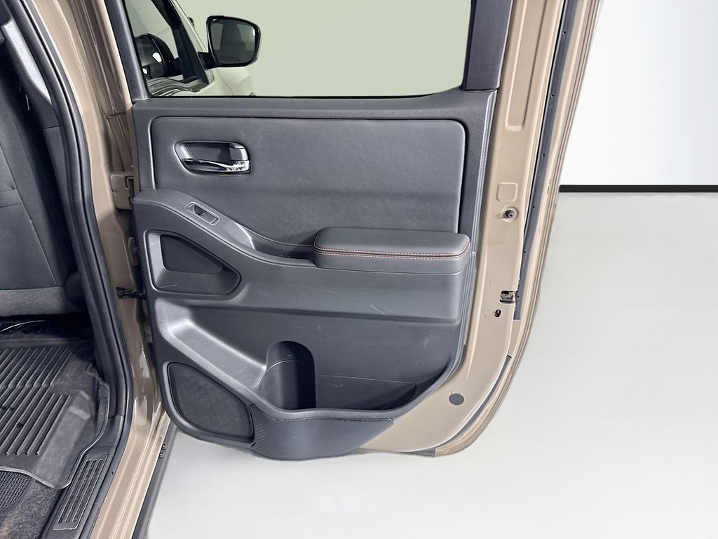 Thumbnail: 2023 Nissan Frontier - 27