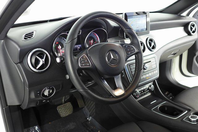 2017 Mercedes-Benz GLA 250 4MATIC 29