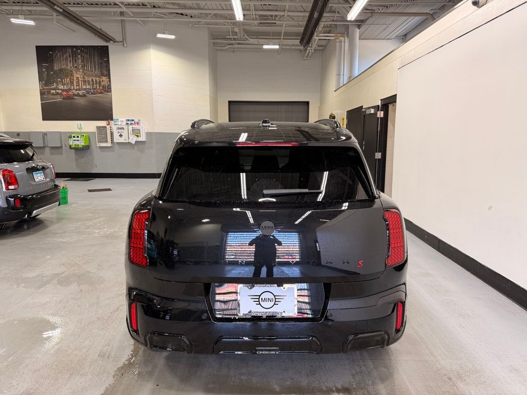 Thumbnail: 2027 MINI Cooper Countryman - 4