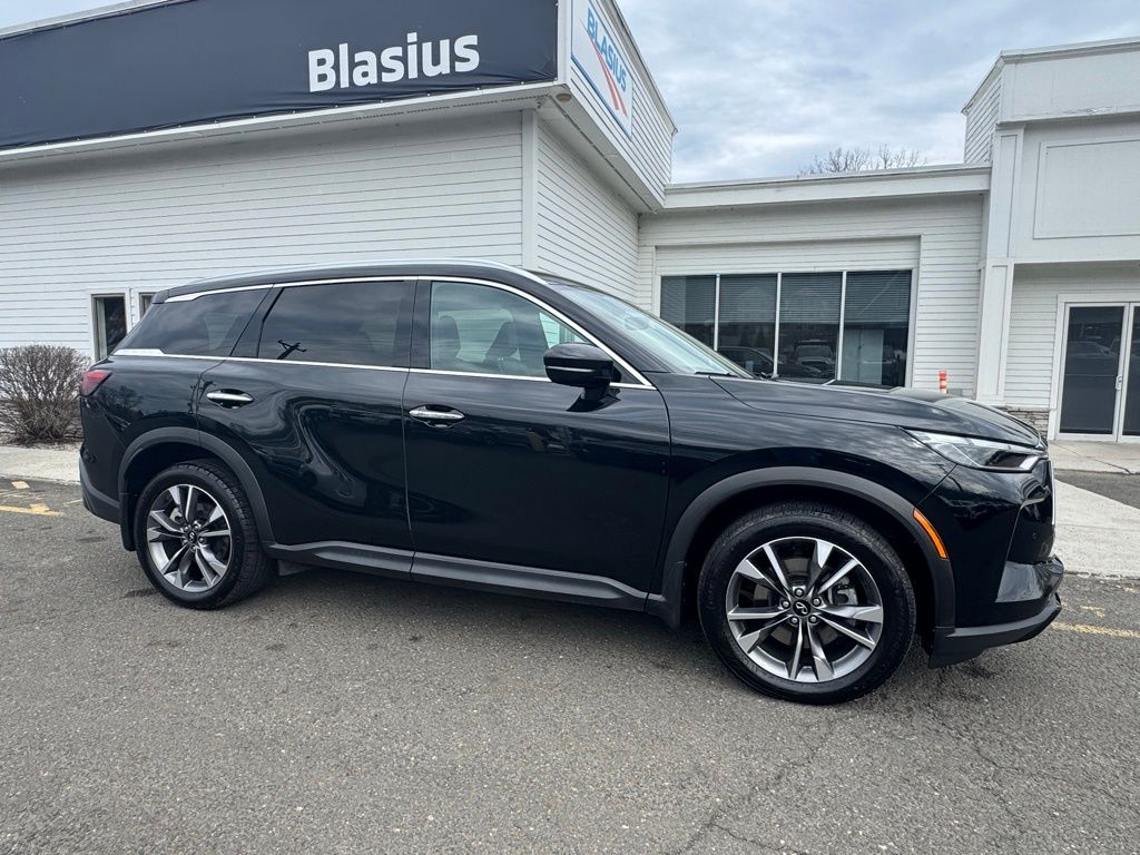 2023 INFINITI QX60 Luxe AWD