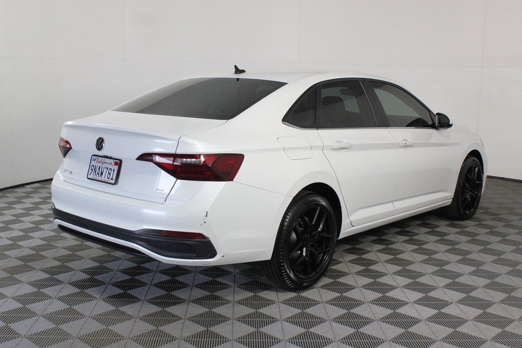 Thumbnail: 2024 Volkswagen Jetta - 4