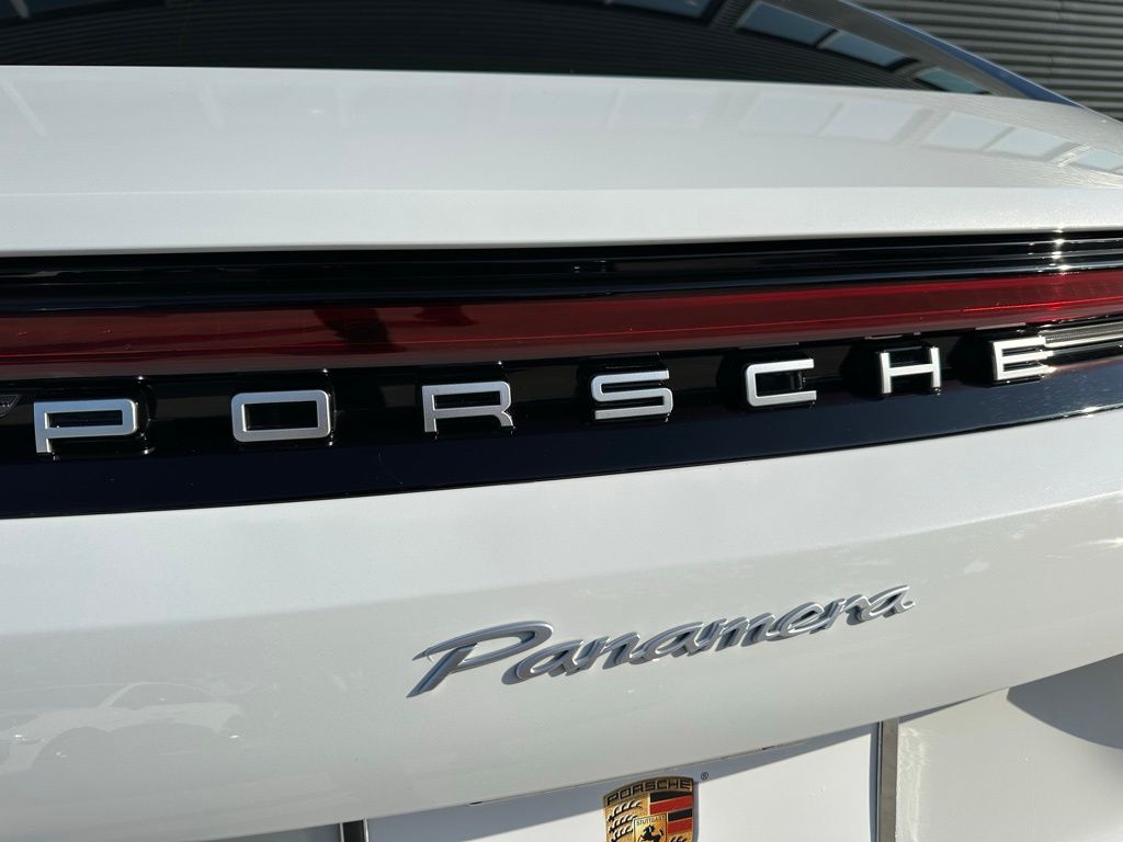 2024 Porsche Panamera  12