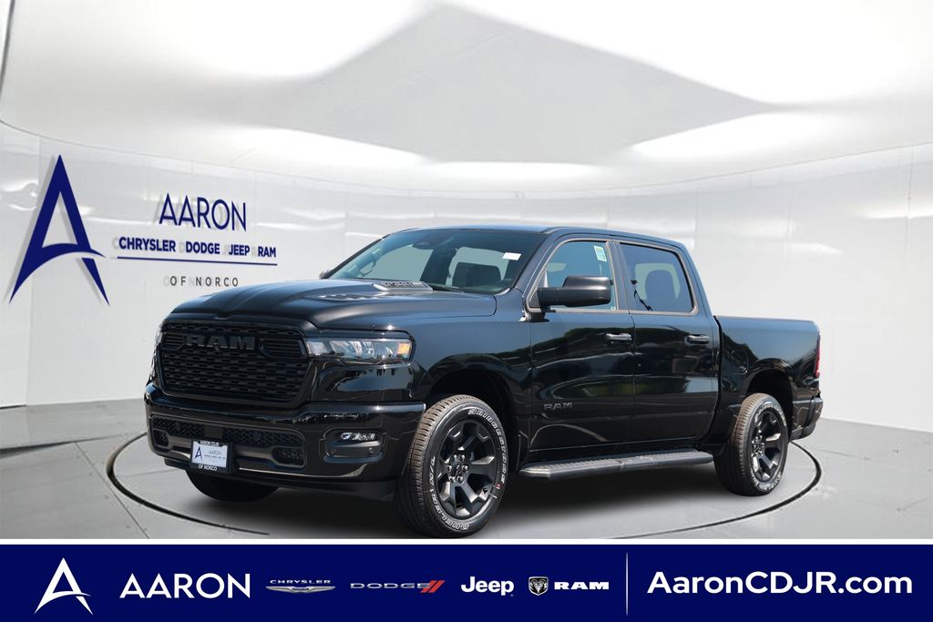 Diamond Black Crystal Pearlcoat 2026 RAM 1500 Pickup Truck Four-Wheel Drive 8-Speed Automatic