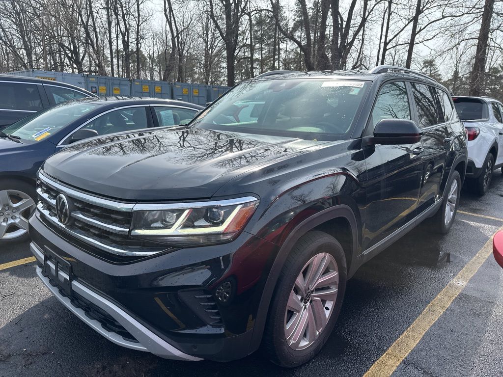 Used 2021 Black Volkswagen SEL image 4