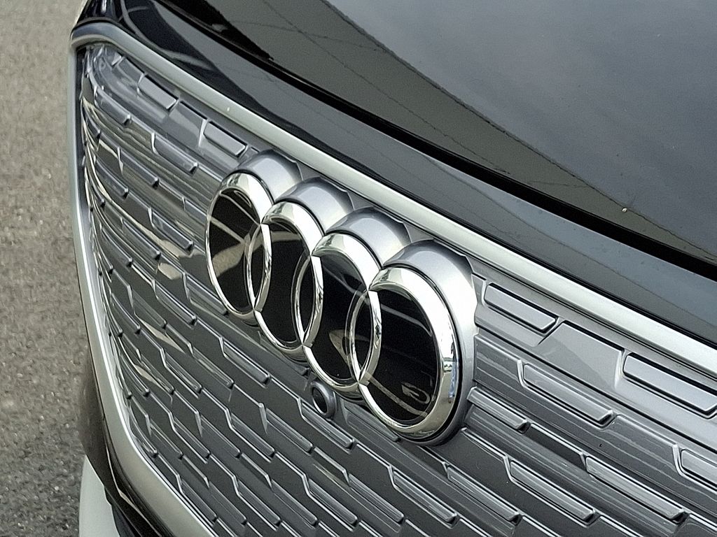 Thumbnail: 2023 Audi Q4 e-tron - 30