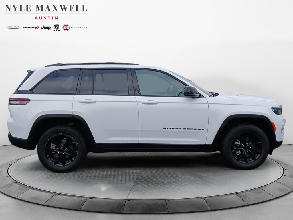 Used Car 2024 Jeep Grand Cherokee  Altitude For Sale Under $30,000 In Austin, Texas