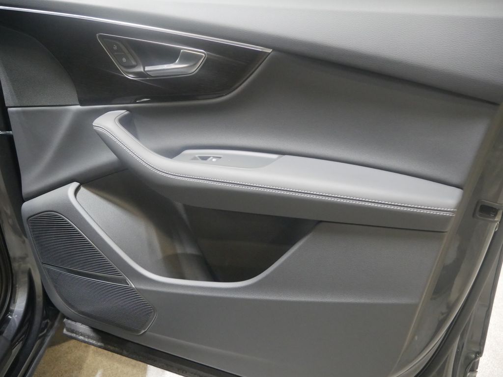 Thumbnail: 2026 Audi Q7 - 18